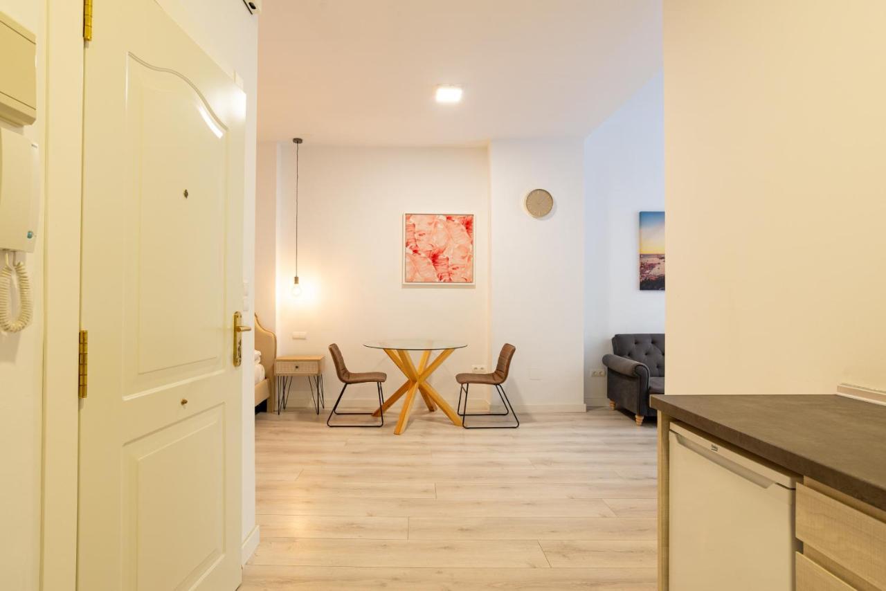 Urbe10 Plaza De La Constucion Premium Loft Lägenhet Málaga Exteriör bild